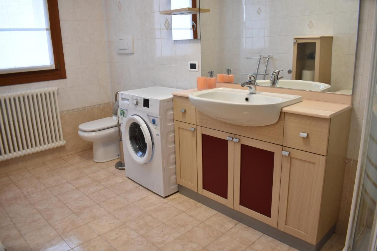 Elegant Apartment And Free Car Parking - Quite Area Favaro Veneto Dış mekan fotoğraf